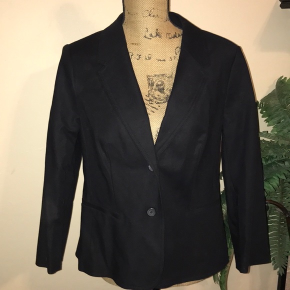 The Limited 2 Button Blazer - Picture 2 of 7
